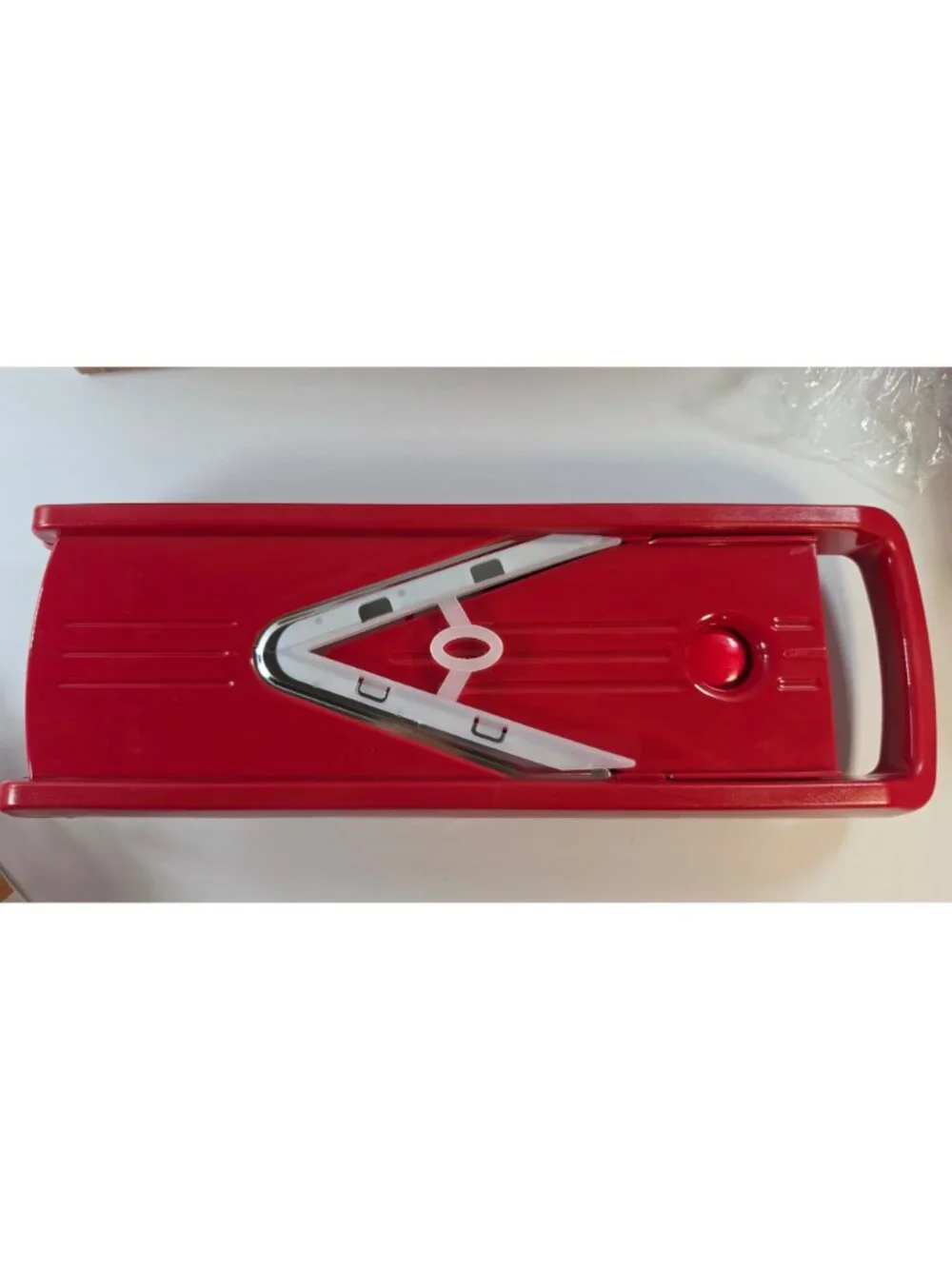 ONEIDA V-BLADE MANDOLINE FOOD SLICER NEW IN BOX RED KITCHEN VEGETABLE JULIENNE C